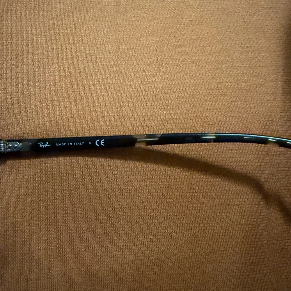 Ray-Ban Classic Tortoise Sunglasses - Picture 7 of 11